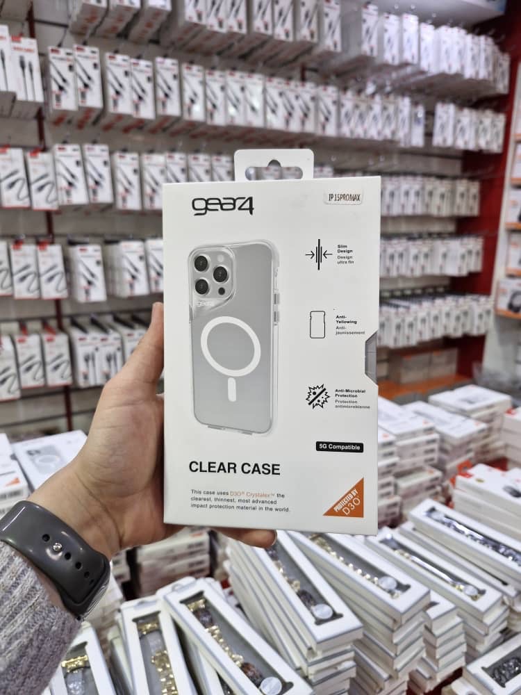 قاب شفاف ایفون 14promaxبرند Gear4 مگسیف دار